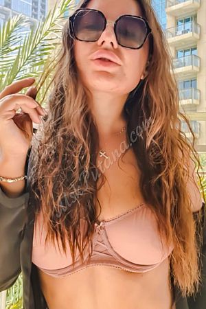 Кира, метро Ленинский проспект