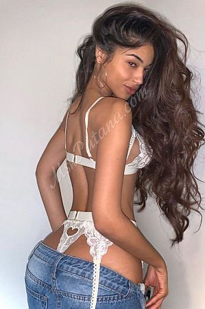 Кира, метро Чистые пруды