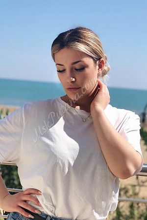 Юля, метро Ломоносовский проспект