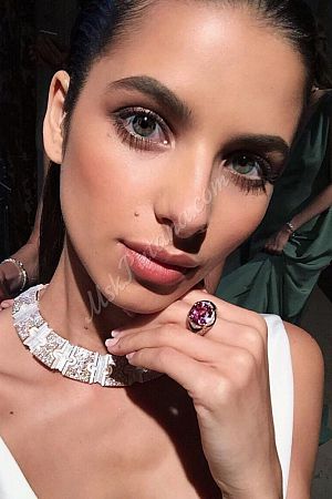 Юля, метро Улица Академика Янгеля