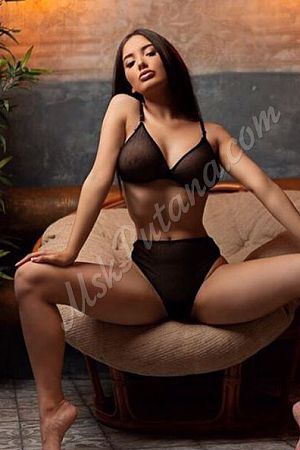 Карина, метро Киевская