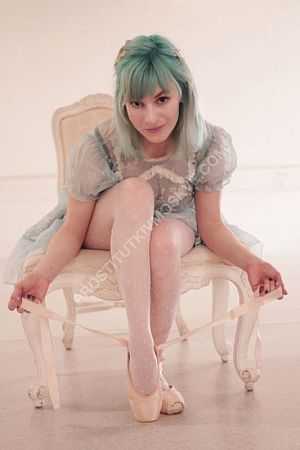 Яна, метро Арбатская