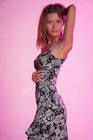 Настя, метро Пражская