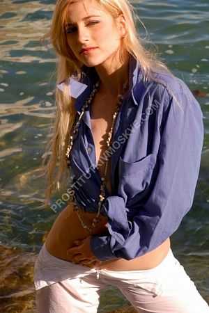 Настя, метро Александровский сад