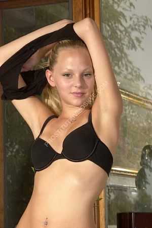 Алена, метро Румянцево