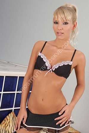 Мила, метро Кузнецкий мост