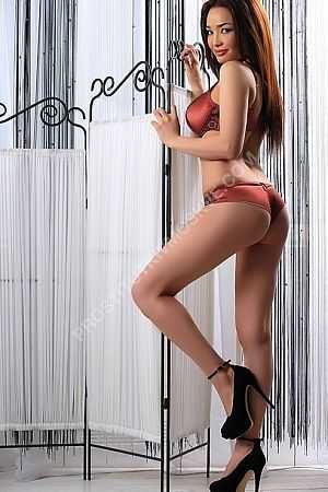 Юля, метро Балтийская