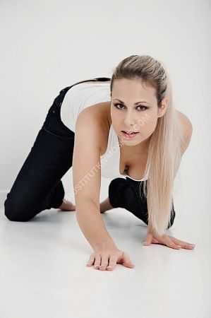 Полина, метро Крымская