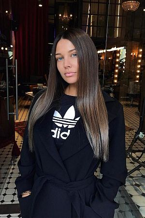 Илона, метро Новопеределкино