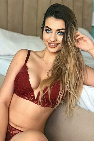 Юля, метро Соколиная Гора