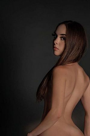 Ника, метро Парк культуры