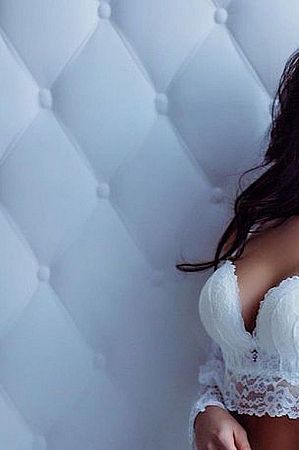 Ирина, метро Площадь Революции