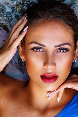 Анжелла, метро Лужники