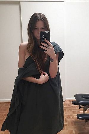 Анна, метро Выставочная