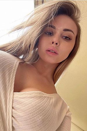 Анжелла, метро Парк культуры