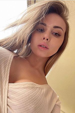 Анжелла, метро Тёплый Стан