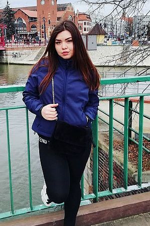 Анна, метро Кузнецкий мост