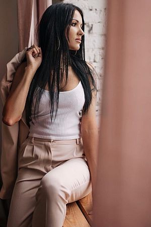 Анна, метро Молодёжная