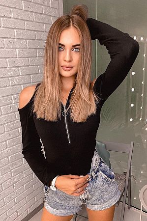 Даша, метро Новоясеневская