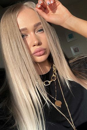 Саша, метро Бунинская аллея