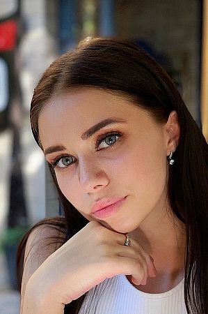 Алина, метро Университет