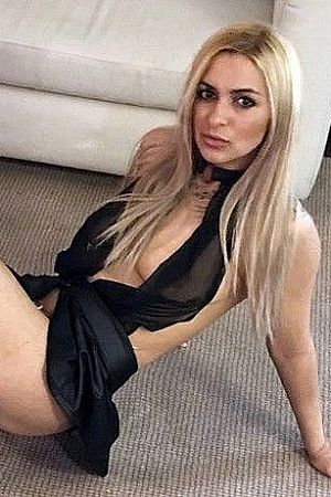 Айза, метро Китай-город