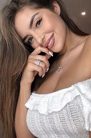 ОЛЯ, метро Александровский сад