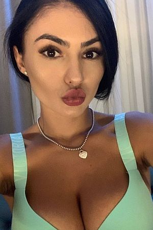 Женя, метро Улица Горчакова