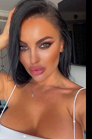 Маргарита, метро Площадь Революции