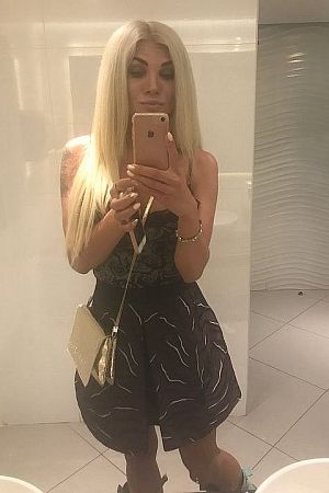 Катя, метро Библиотека имени Ленина