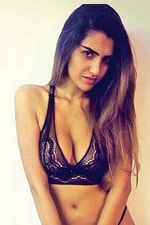 Мона, метро Славянский бульвар