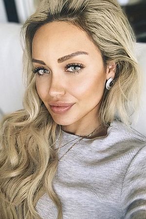 Катя, метро Улица Скобелевская